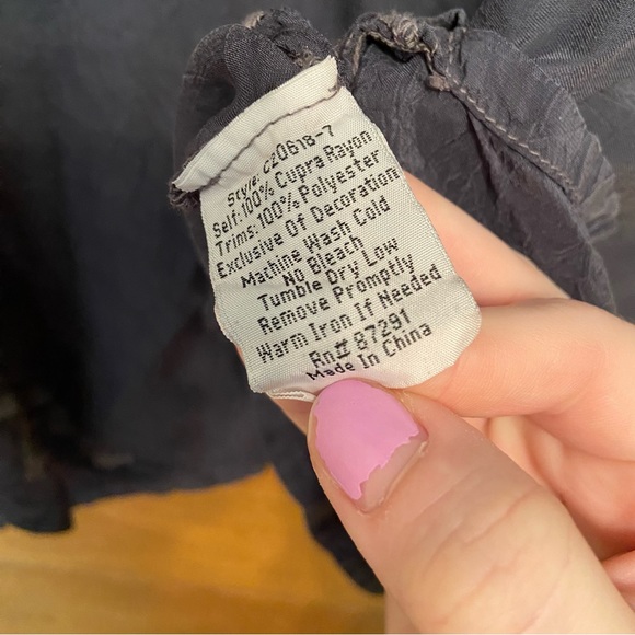 Johnny Was embroidered gray cupro rayon long sleeve blouse - Picture 7 of 7